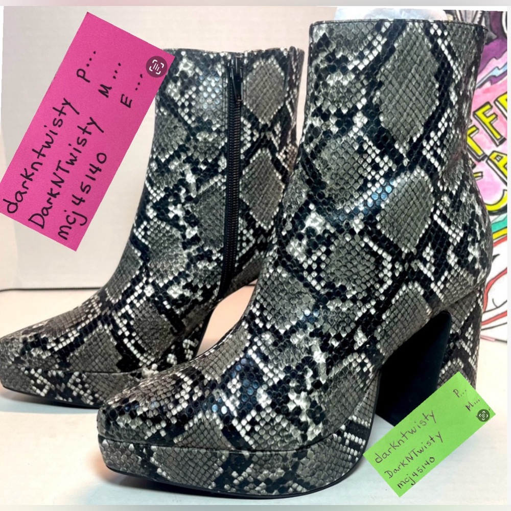BNIB Jeffrey Campbell Dormant Black/Gray Snakeskin print platforms 6M